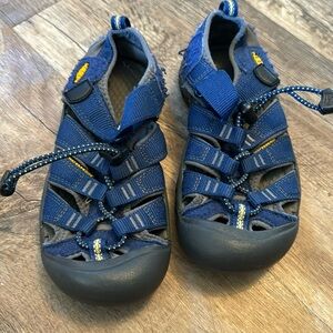 keen water shoes size 1